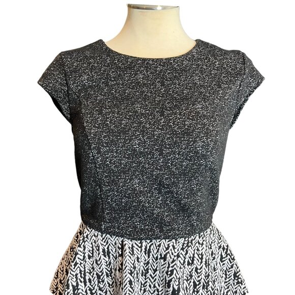New York & Company Dress S Black White Textured Peplum Stretch Midi Size Small - Picture 4 of 11